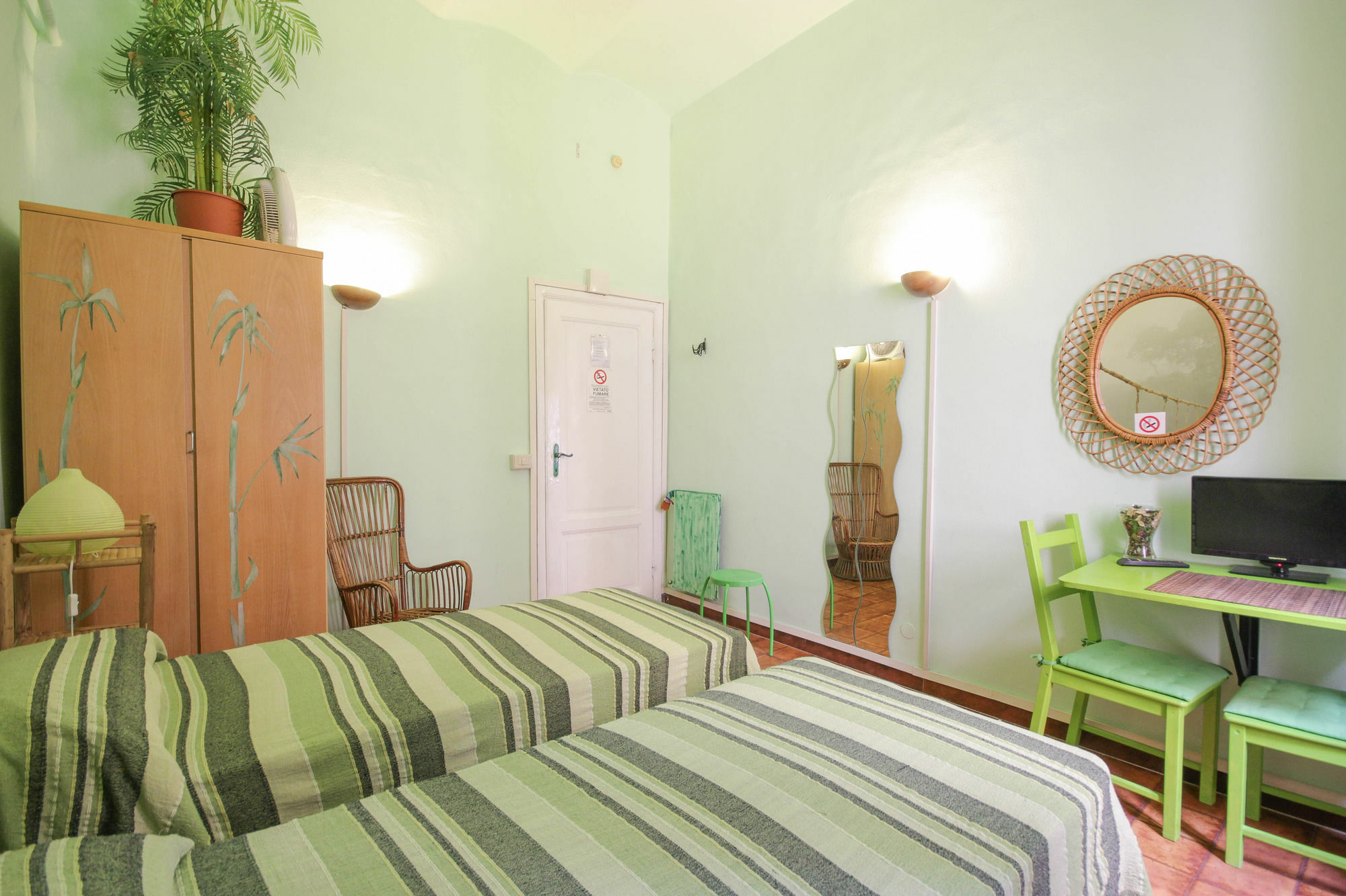 Sixbeds Hotel Rome Exterior photo