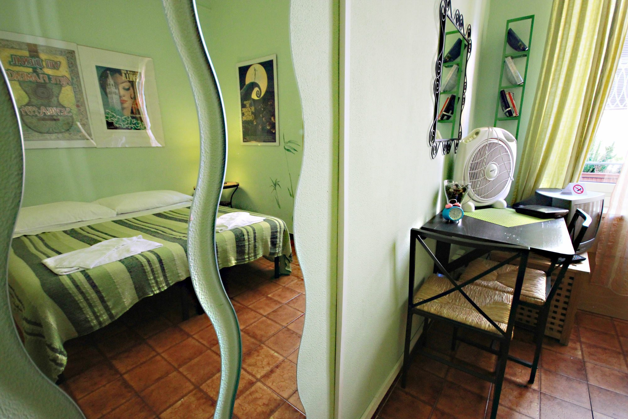 Sixbeds Hotel Rome Exterior photo